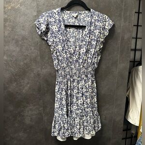 Rails Blue and white Floral Short Sleeve Dress size M